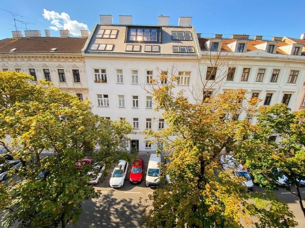 CHARMANTE ALTBAUWOHNUNG IN RENOVIERTEM JAHRHUNDERTWENDEHAUS - NÄHE U3