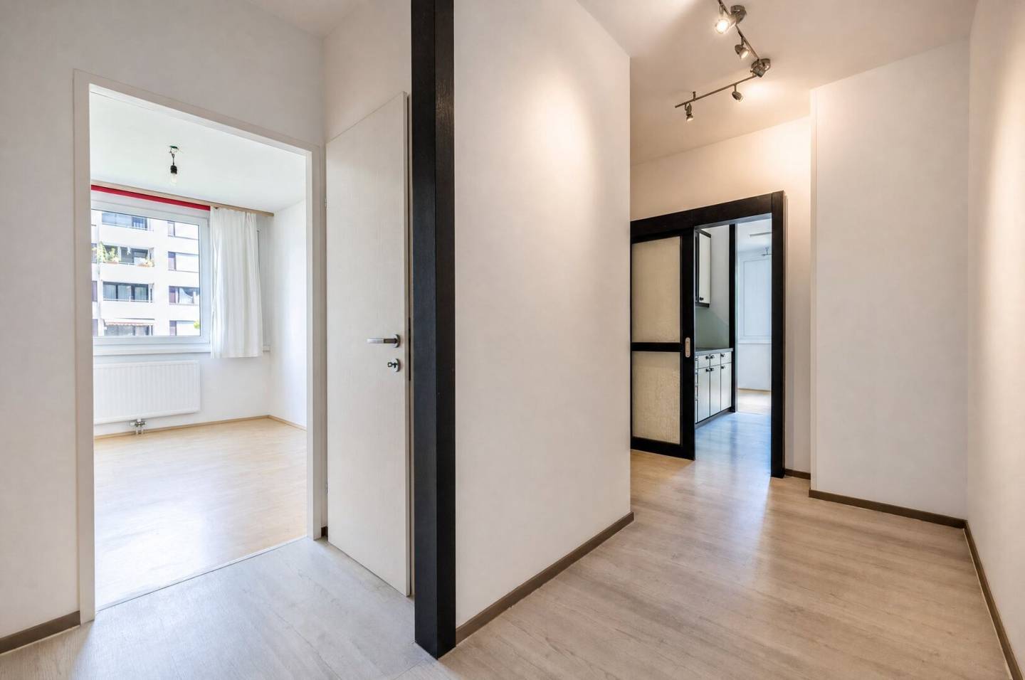 Helle 3-Zimmer-Eckwohnung mit Süd-Loggia in ruhiger Grünlage