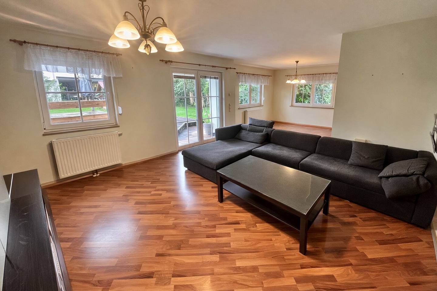 GERÄUMIGES 6-ZIMMER-EINFAMILIENHAUS MIT GARTEN, POOL UND ZWEI BÄDERN IN NÖ!