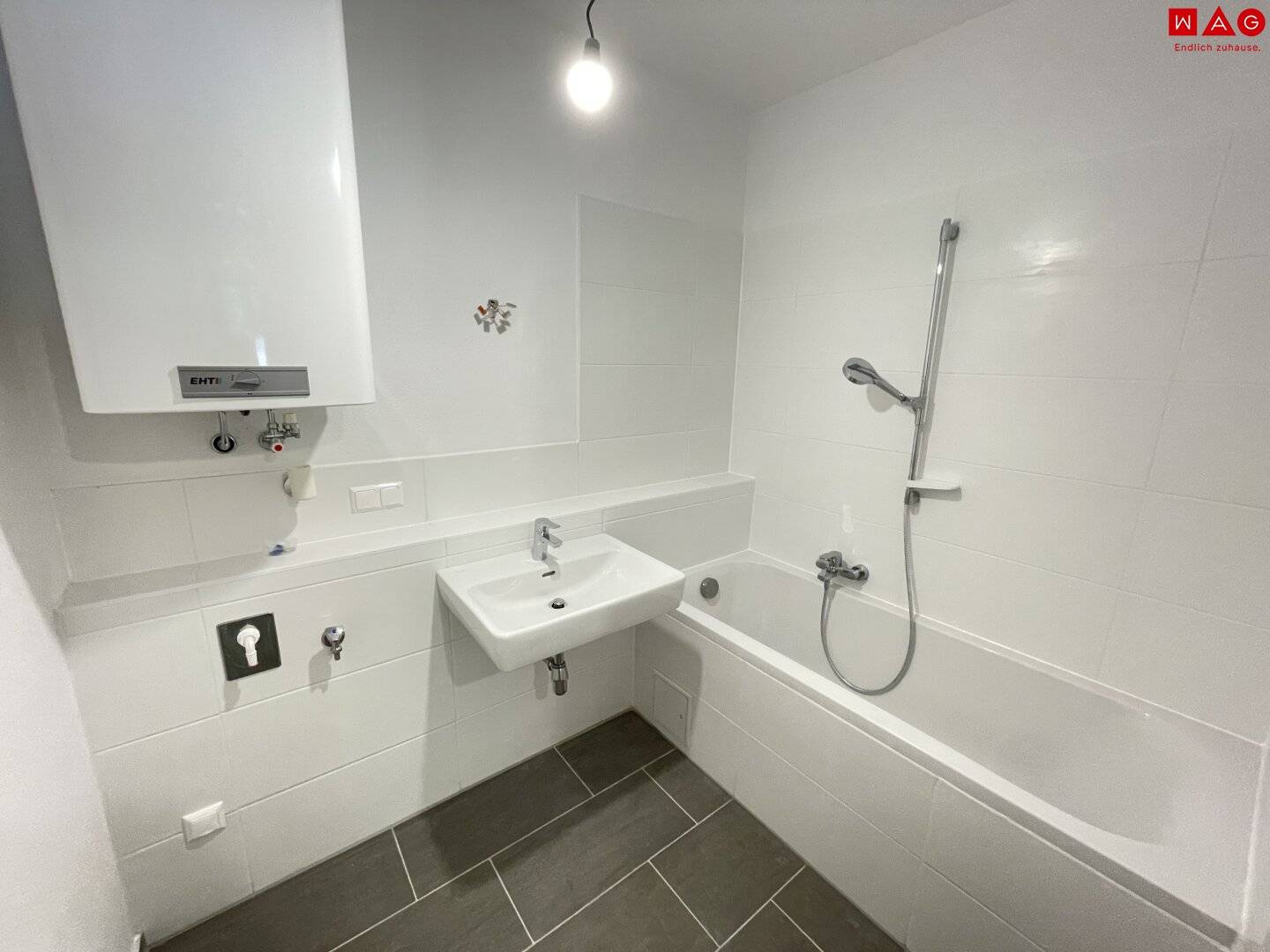 Preishit! Wohnen am Fuß der Burg, 3 Zimmer mit Balkon und Parkplatz!