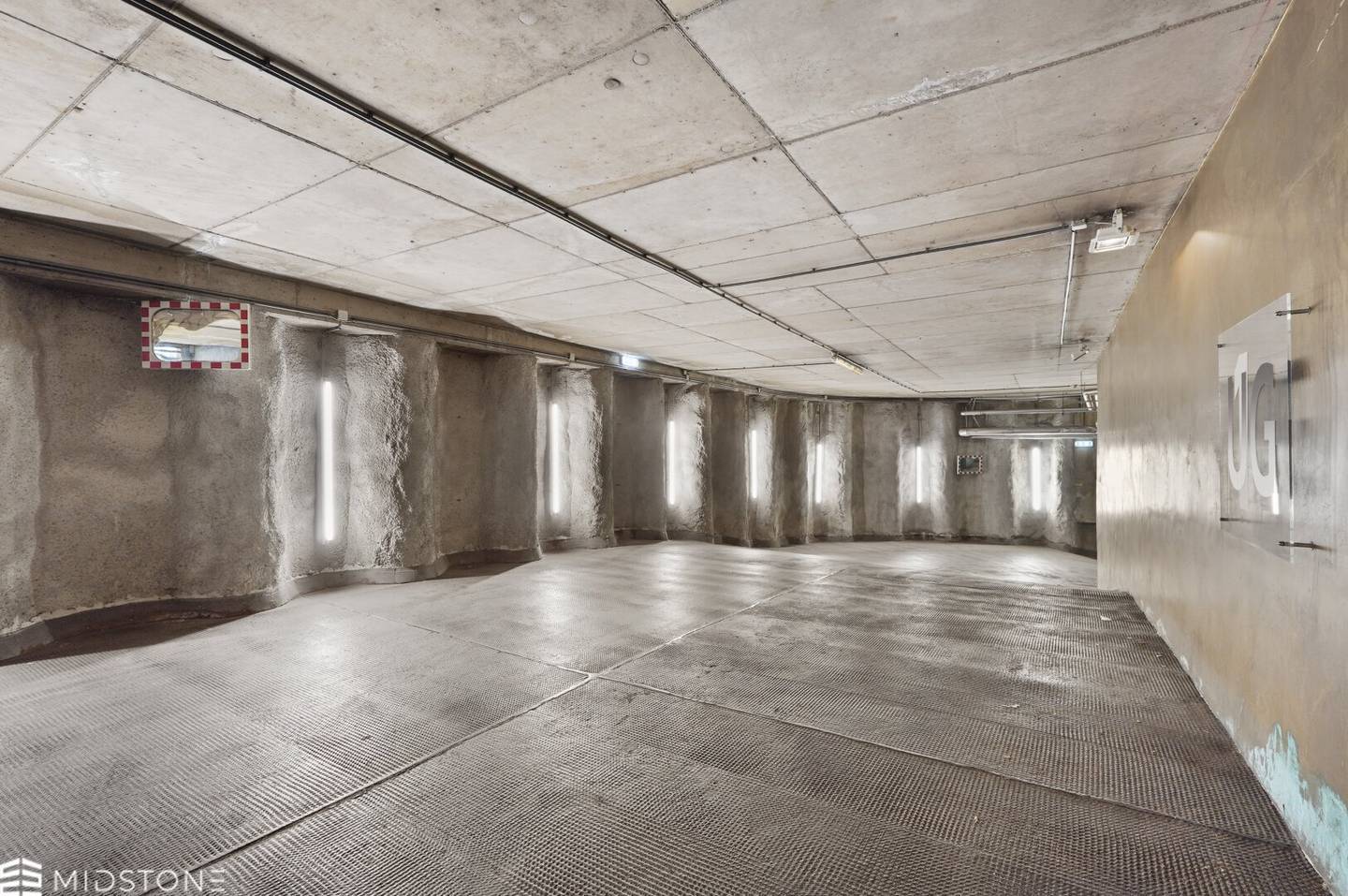 Tiefgaragenstellplatz in zentraler Lage des 7. Bezirks ab sofort verfügbar