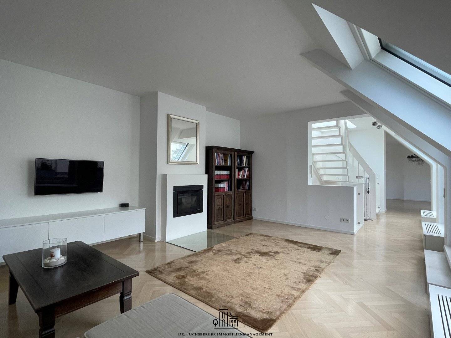 Dachgeschosswohnung auf zwei Ebenen | 180 ² Wohnfläche | 100 m² Terrasse