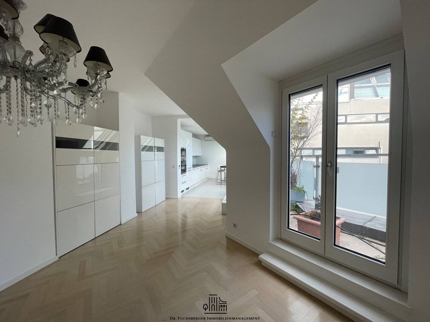 Dachgeschosswohnung auf zwei Ebenen | 180 ² Wohnfläche | 100 m² Terrasse