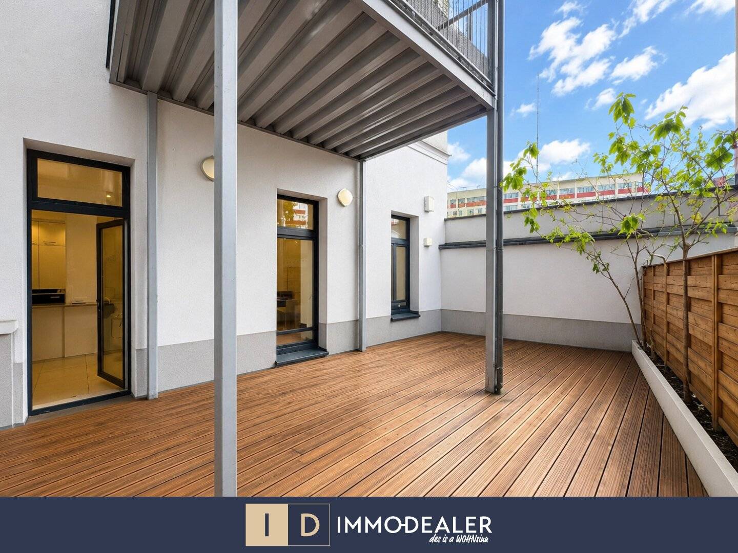 ** ALTBAUJUWEL MIT AUßERGEWÖHNLICHER TERRASSE - EINE RARITÄT IM HERZEN DES 2.BEZIRKS **