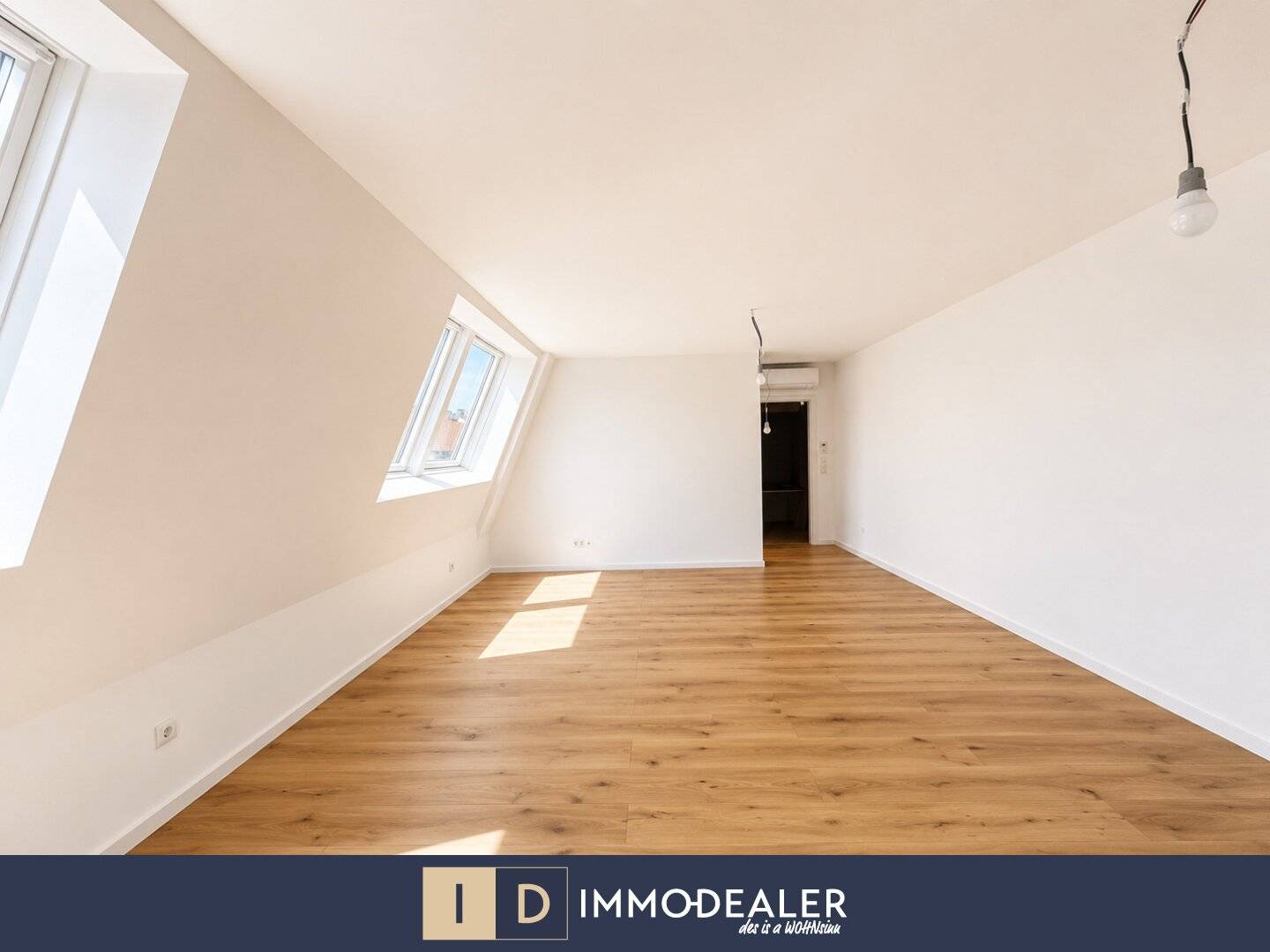 ** ERSTBEZUG DACHGESCHOSS WOHNUNG IN OTTAKRING MIT BLICK AUF WIEN - HERZLICH WILLKOMMEN  **