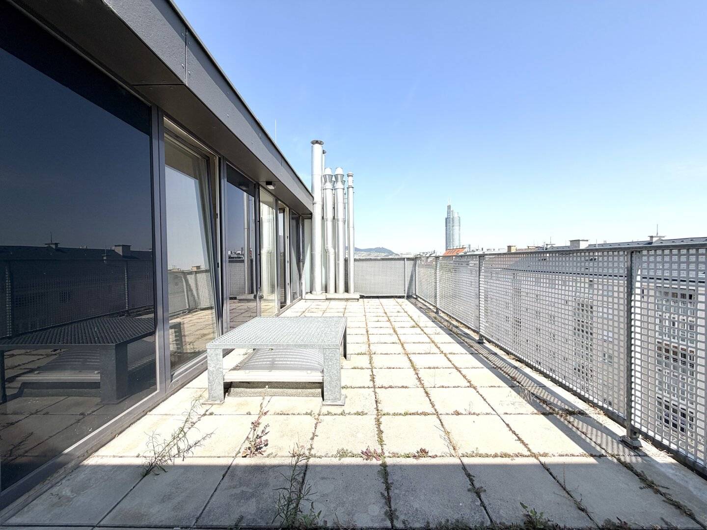 Terrassentraum mit Blick auf den Kahlenberg - 2-Zimmer-Mietwohnung in Top-Lage zwischen U1 Vorgartenstraße & U6 Handelskai