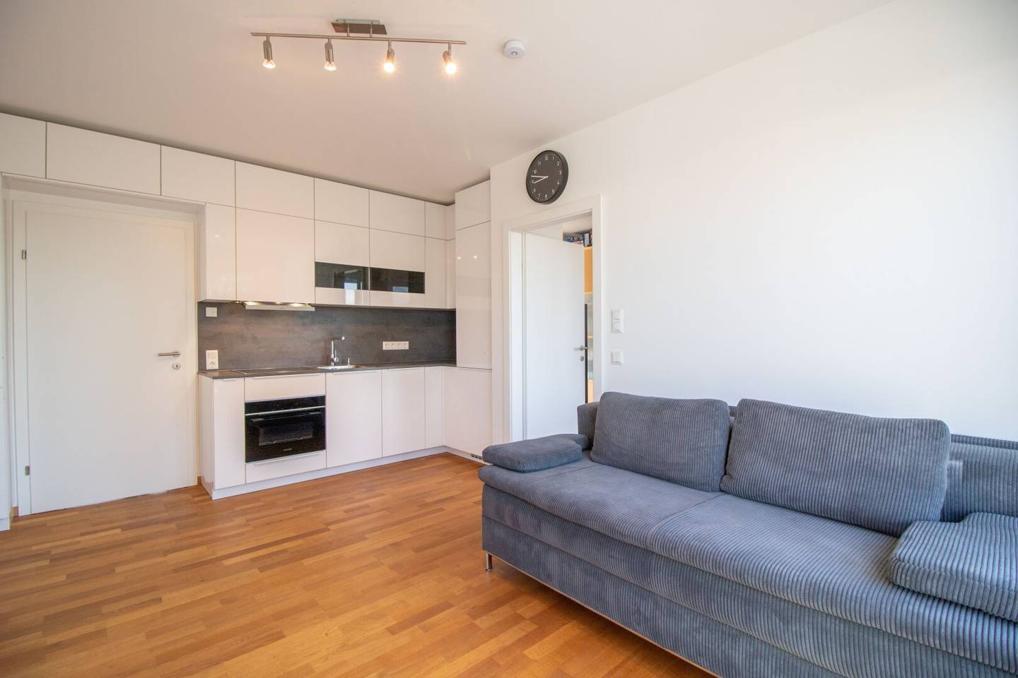 Graz! Neuwertige 2-Zi-Wohnung – barrierefrei mit Lift, Balkon & Carport-Stellplatz