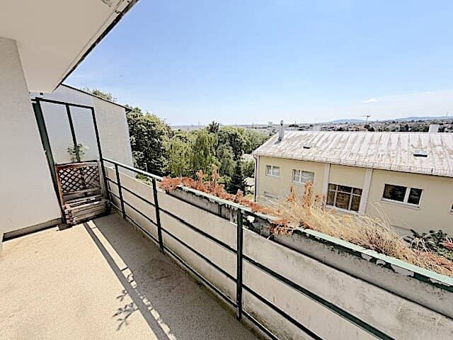 PROVISIONSFREI VOM EIGENTÜMER! WEITBLICK! 3-ZIMMER WOHNUNG MIT BALKON AM REBENWEG!