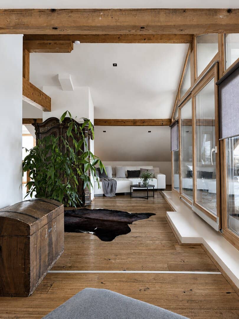 Alpiner Wohntraum mit Weitblick – Hochwertig sanierte Dachgeschosswohnung