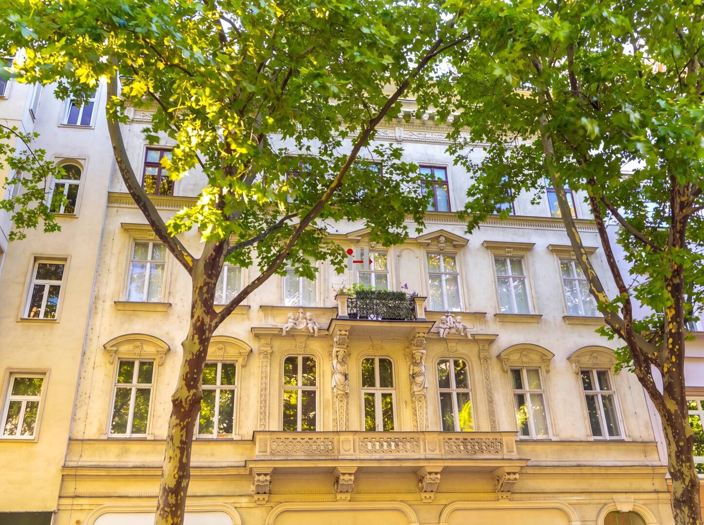 Exklusive 5-Zi Dachgeschosswohnung mit Terrasse & 2 Bädern im 1020 Wien – neuwertig!