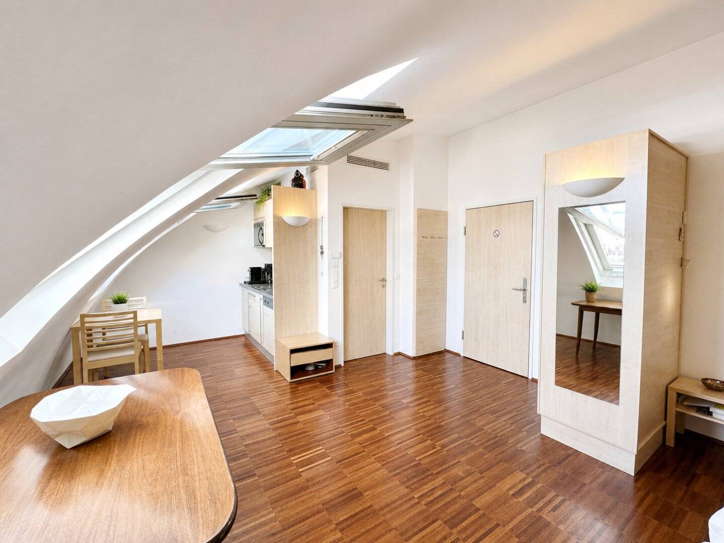 TOP LAGE! City-Wohnung mit Blick bis zum Stephansdom & Garage im Haus