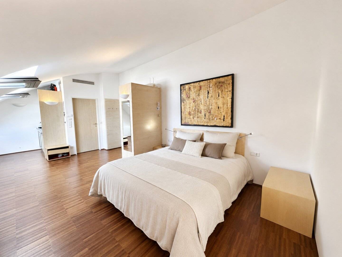 TOP LAGE! City-Wohnung mit Blick bis zum Stephansdom & Garage im Haus