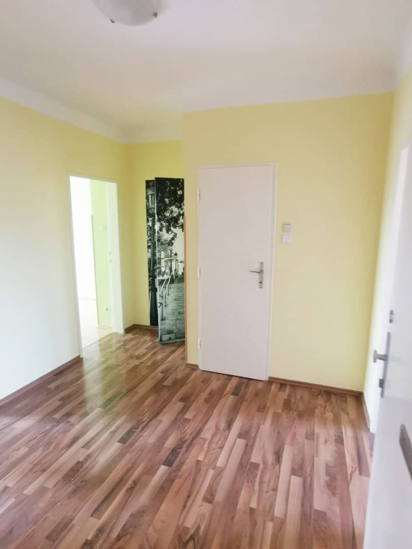 Charmante 2-Zi-Wohnung mit Südbalkon und Grünblick in Schwechat