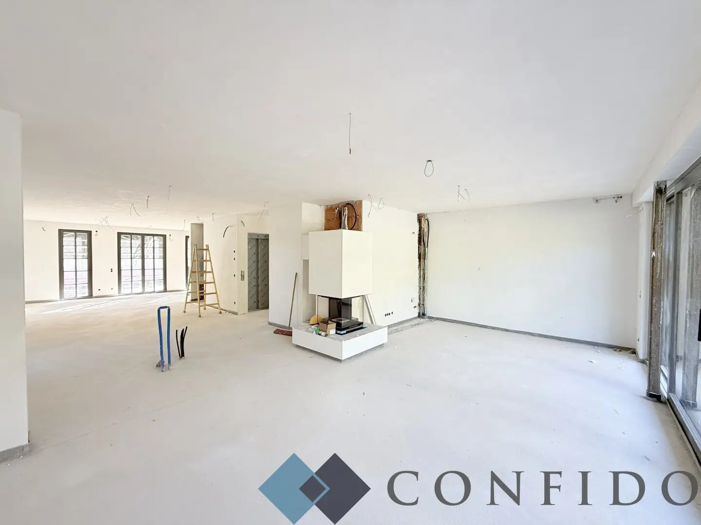 Kurz vor der Fertigstellung - LUXUSVILLA MIT POOL, LIFT & WELLNESS - Zeitlose Architektur für höchste Ansprüche