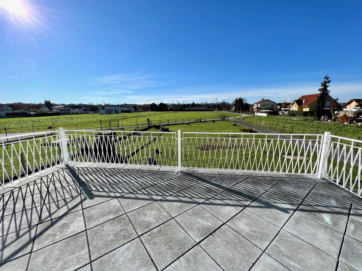 Einfamilienhaus mit zwei  Garagen in Fernitz! Grundstück ca.705m²! Provisionsfrei!