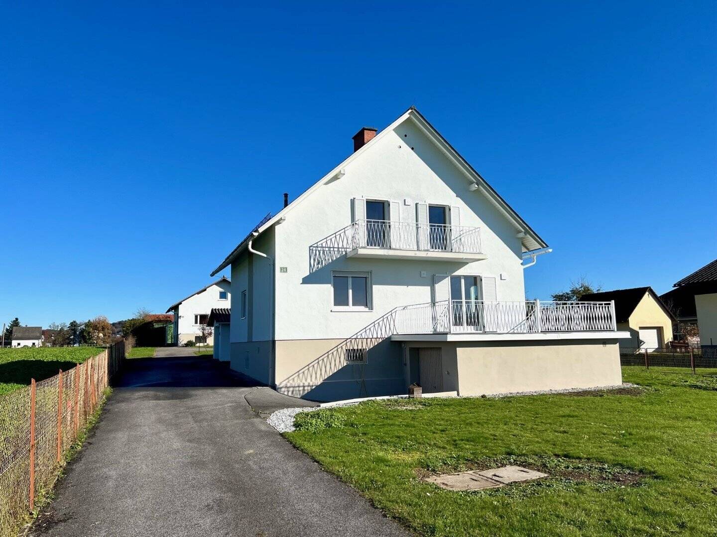 Einfamilienhaus mit zwei  Garagen in Fernitz! Grundstück ca.705m²! Provisionsfrei!