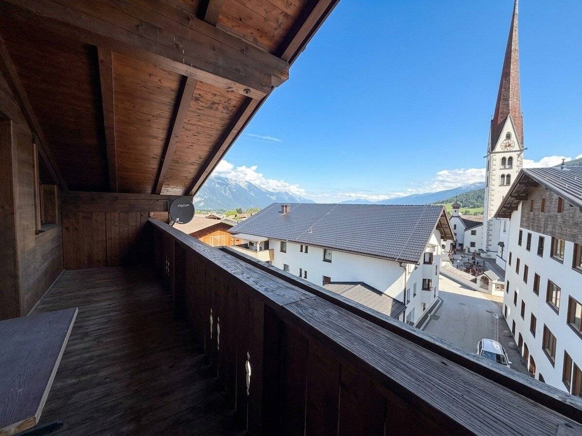 3-Zimmer-Dachgeschosswohnung mit Balkon im Zentrum von Axams