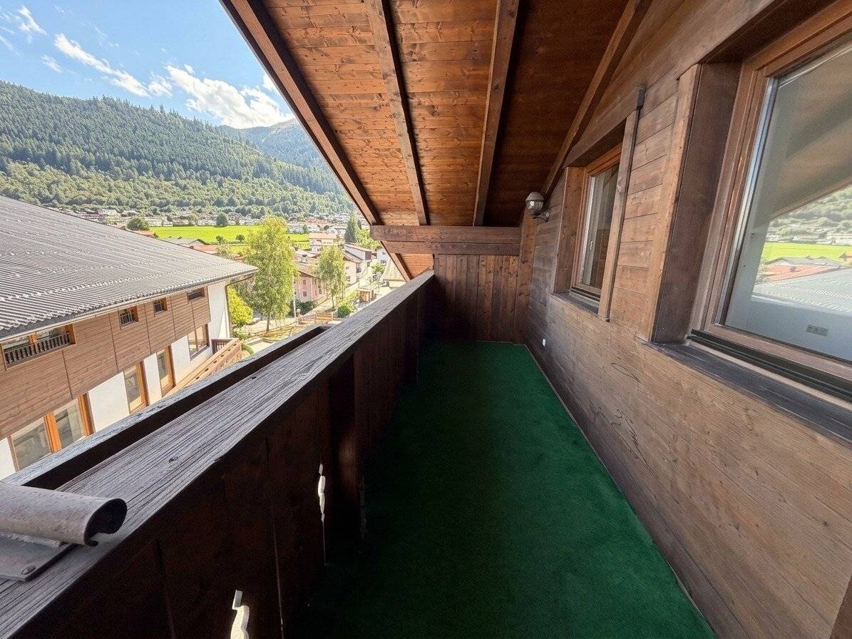 3-Zimmer-Dachgeschosswohnung mit Balkon im Zentrum von Axams