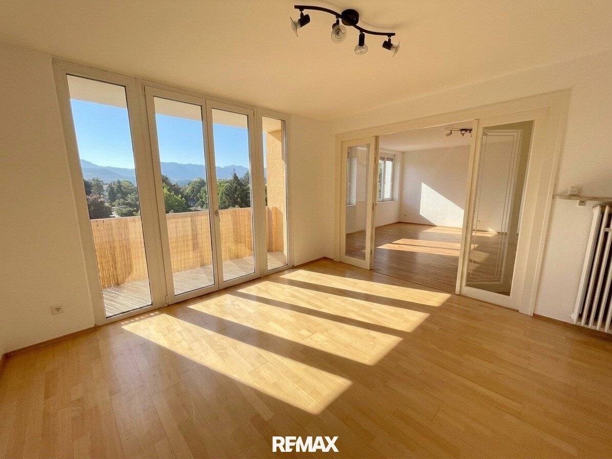 Zur Miete: Lichtdurchflutete 4,5-Zimmer-Wohnung mit Loggia und Balkon in zentraler Lage in Klagenfurt