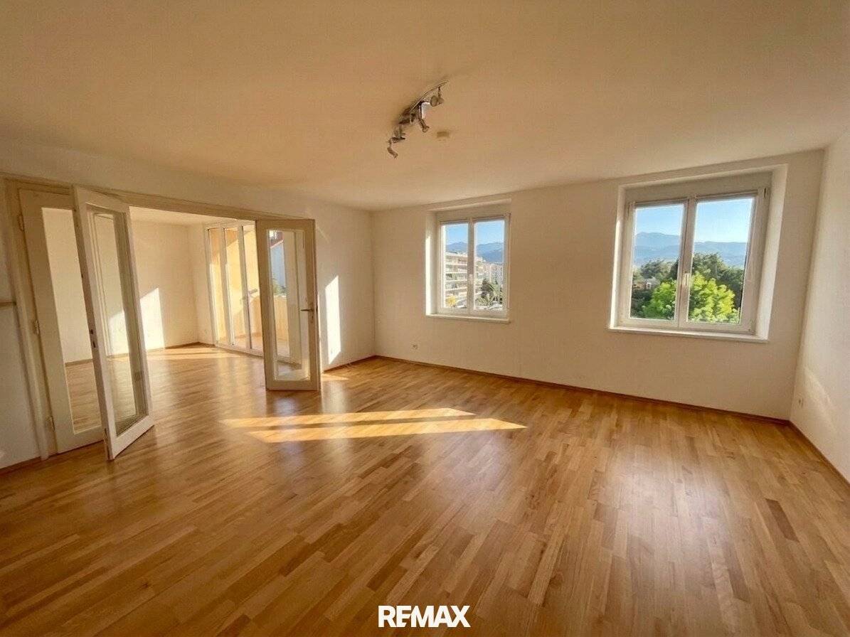 Zur Miete: Lichtdurchflutete 4,5-Zimmer-Wohnung mit Loggia und Balkon in zentraler Lage in Klagenfurt