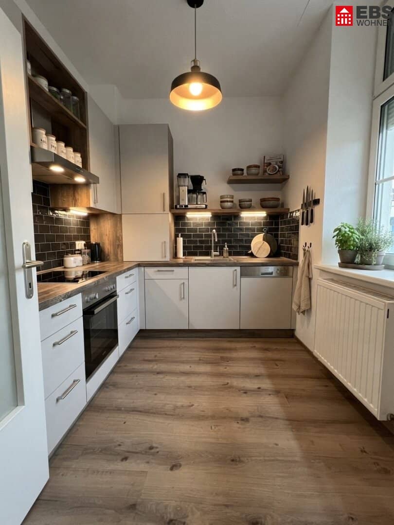 AB SOFORT! Sanierte 3-Zimmerwohnung mit rd. 83 m² in hervorragender Zentrumslage von Wels! Perfekte Anbindung, Infrastruktur und Erreichbarkeit! Parkplatz und Kellerabteil vorhanden!