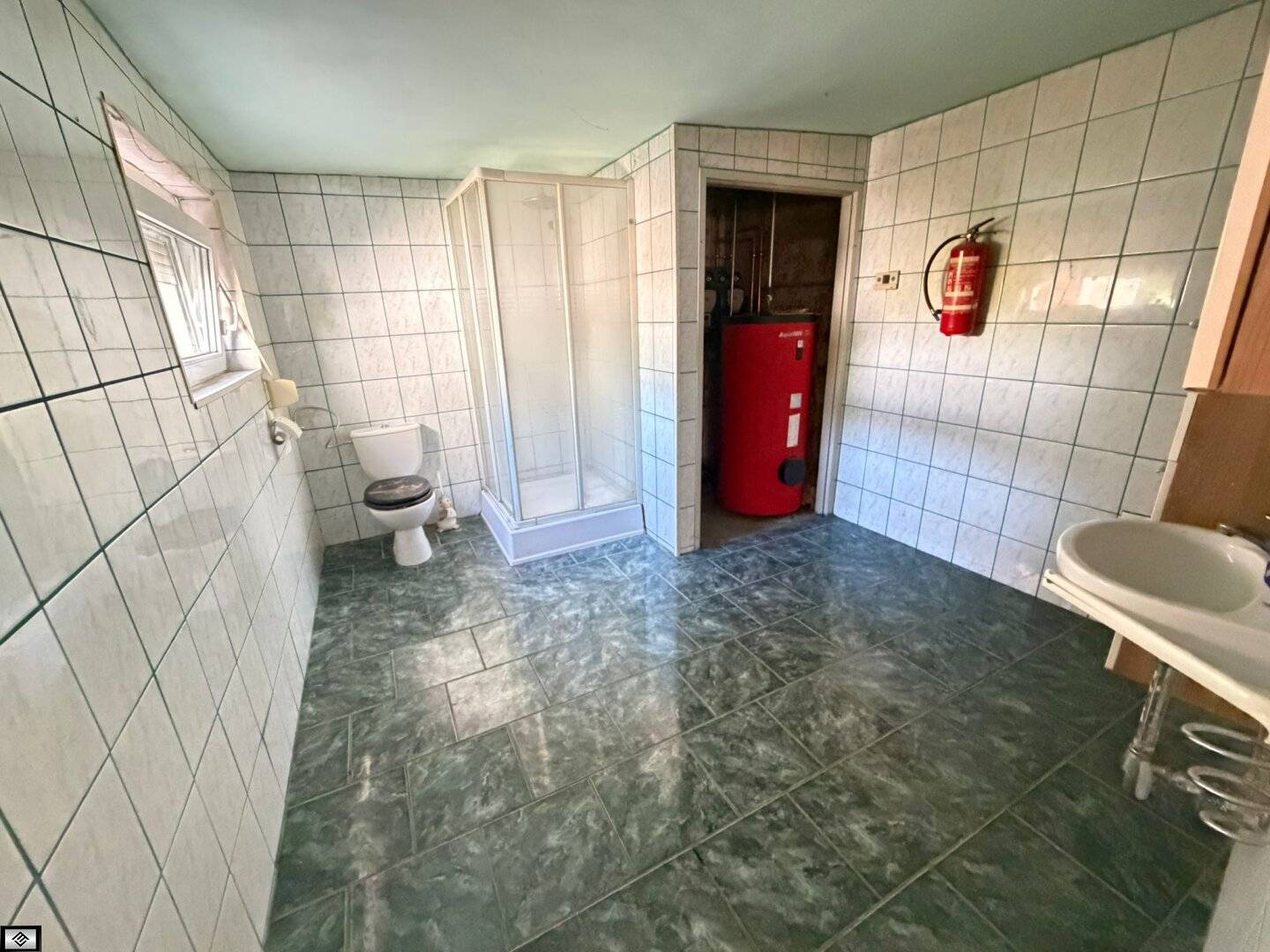 Sanierungsobjekt auf 775 m² Eckgrundstück | viel Fläche, Nebengebäude & Prüfbedarf
