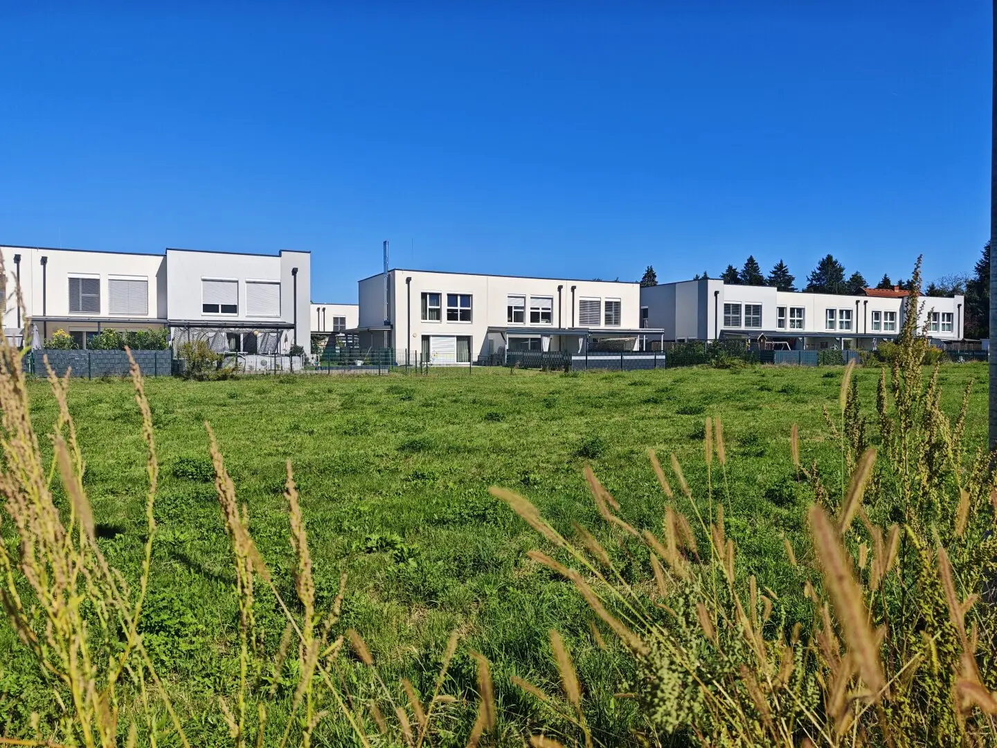 Exklusives, neuwertiges Reihenhaus