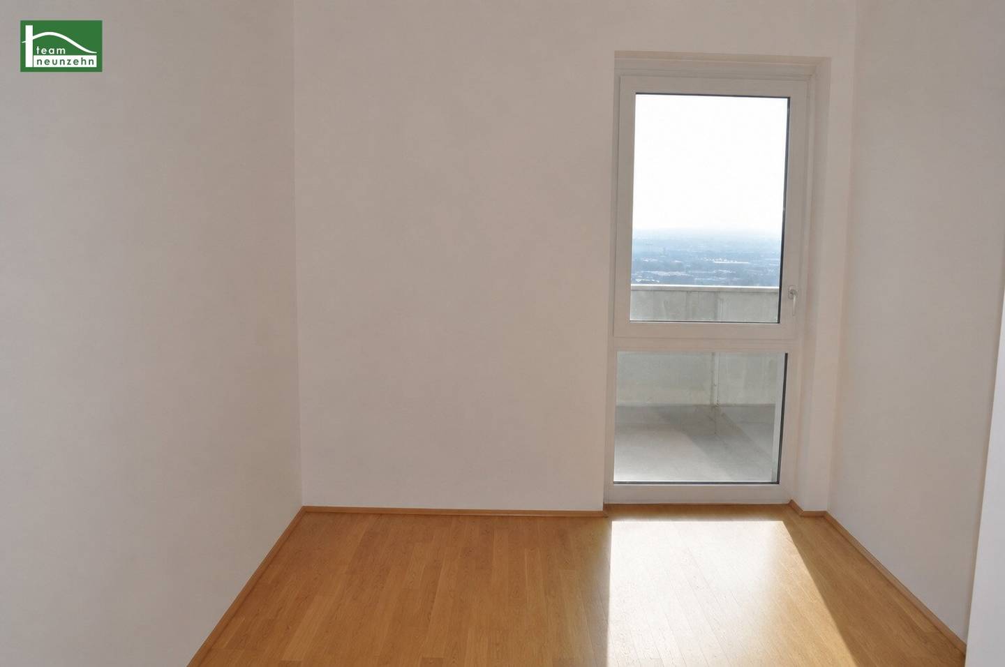 Skyline-Flair in Wien – Stilvolle 2-Zimmer-Wohnung im 24. Stock