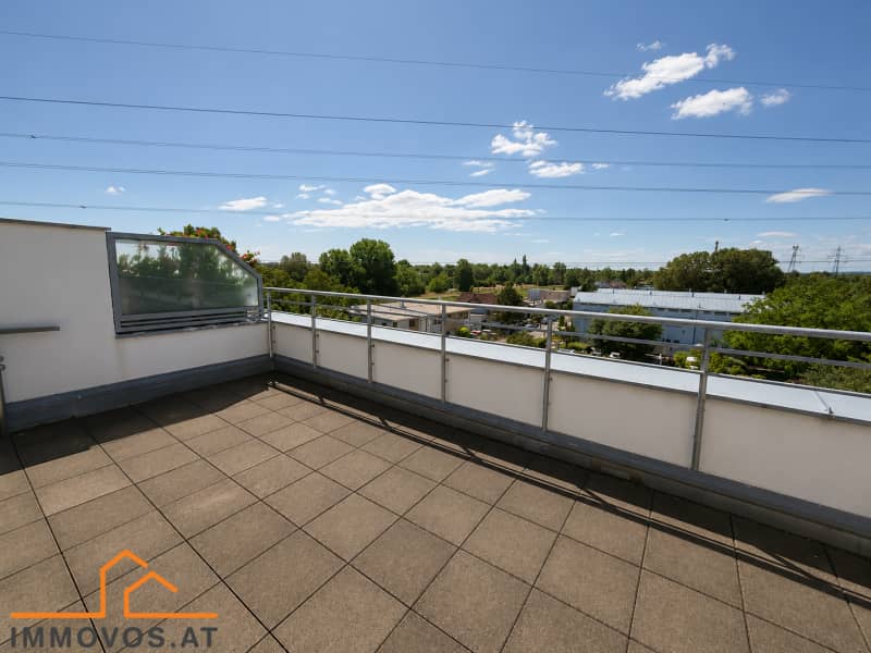 WOHNTRAUM AUF DREI EBENEN - 5-ZIMMER-MAISONETTE MIT TERRASSE, KAMIN & SAUNA