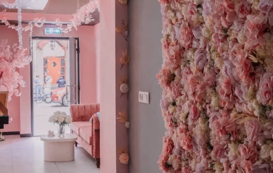 Exclusive ladies' hair salon in a good location – stylishly furnished and immediately ready for operation