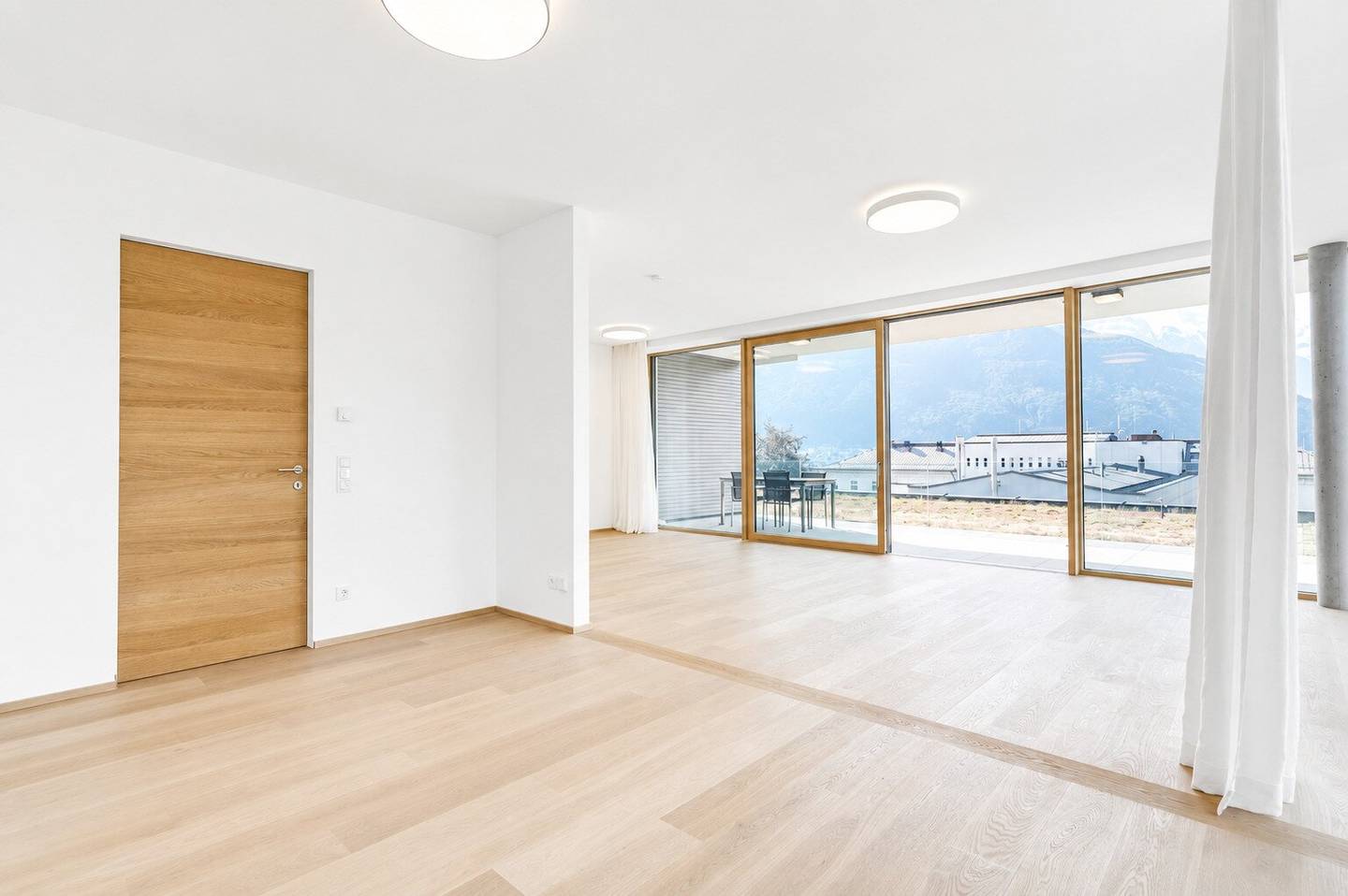 PROVISIONSFREI! - Erstbezug -  3-Zimmer Terrassenwohnung mit See- und Gebirgsblick