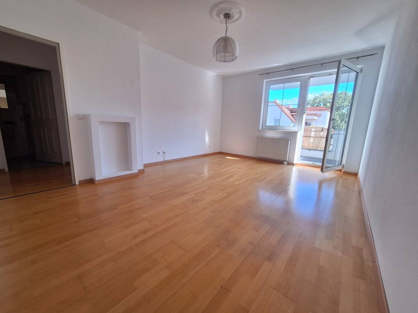Apartment with balcony in quiet and central location