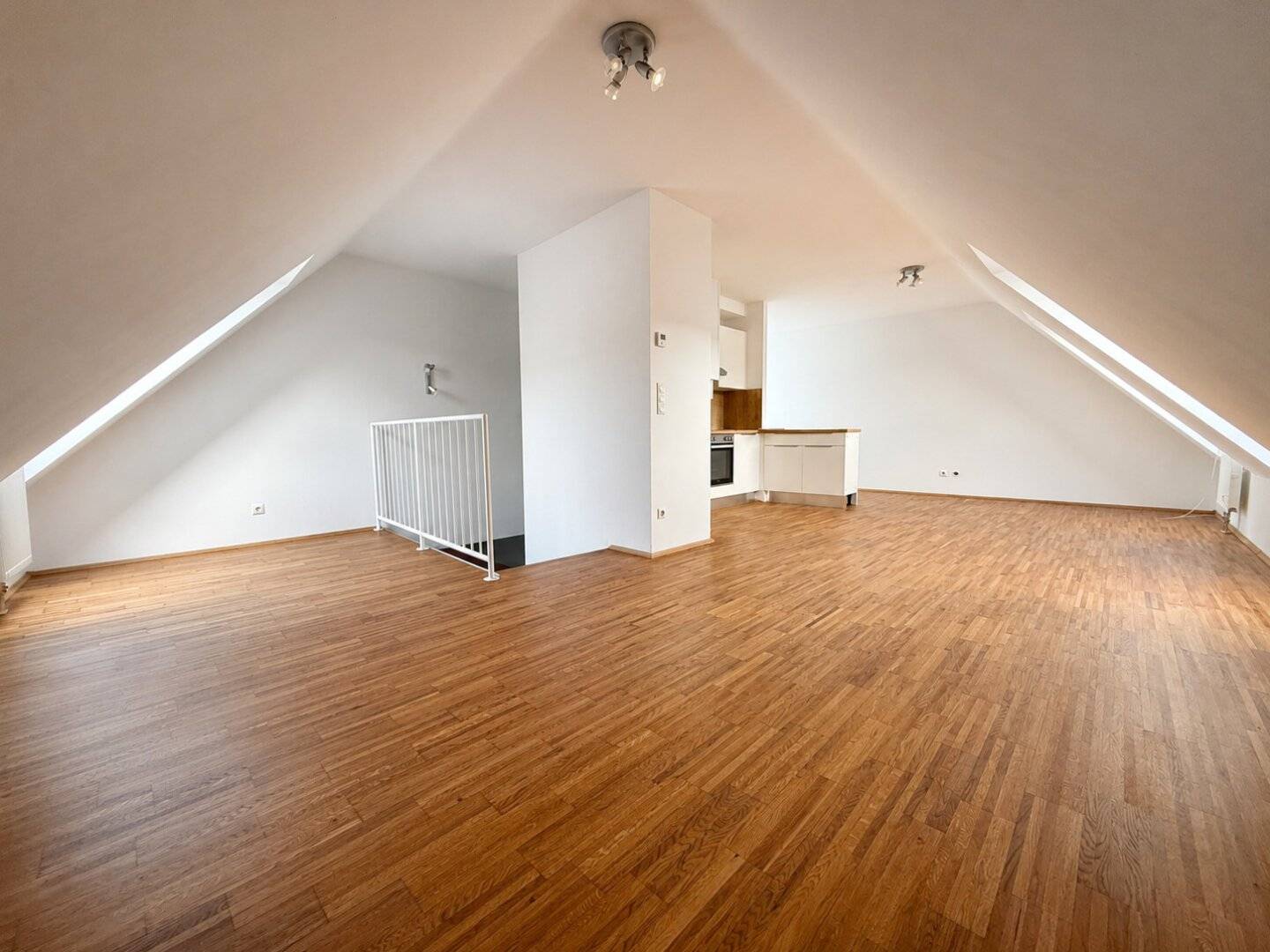 SUMMER ACTION | half buyer commission | until 31.08 | Modern maisonette apartment with city panorama - 87.77 m² living space with roof terrace