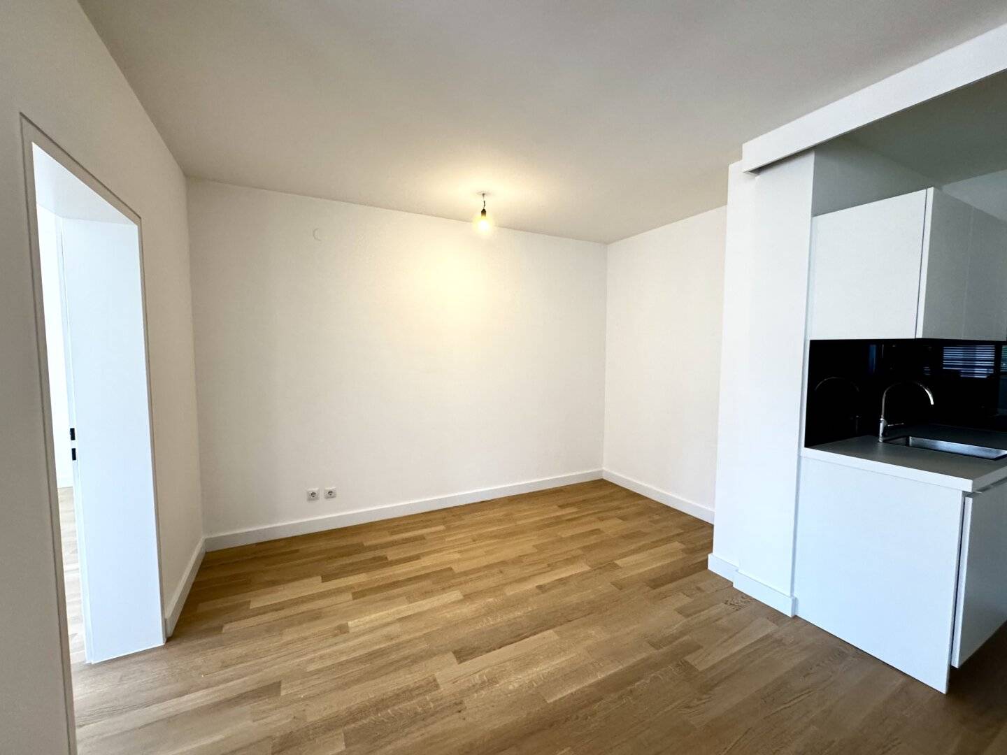 2 Zimmer - Innenstadtwohnung mit Loggia in Innenhoflage - Nähe Schottentor