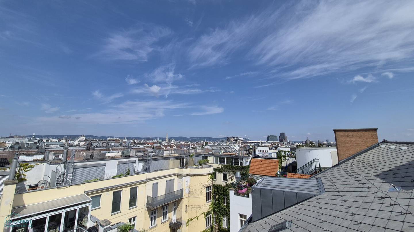 SPACIOUS TERRACE APARTMENT - WITH 3 BEDROOMS