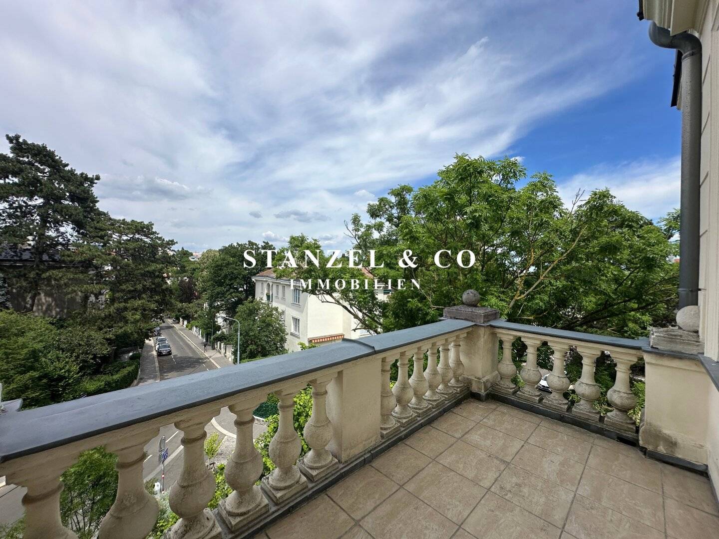 OLD BUILDING FLOOR WITH TERRACES - REPRESENTATIVE &amp; SUNNY