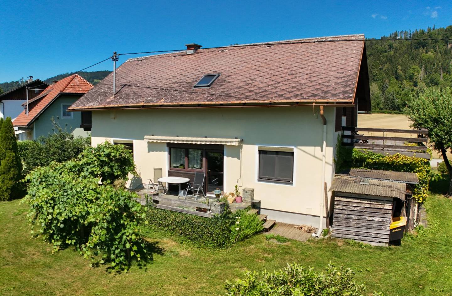 *** Einfamilienhaus mit Modernisierungsbedarf und Schlossbergblick ***