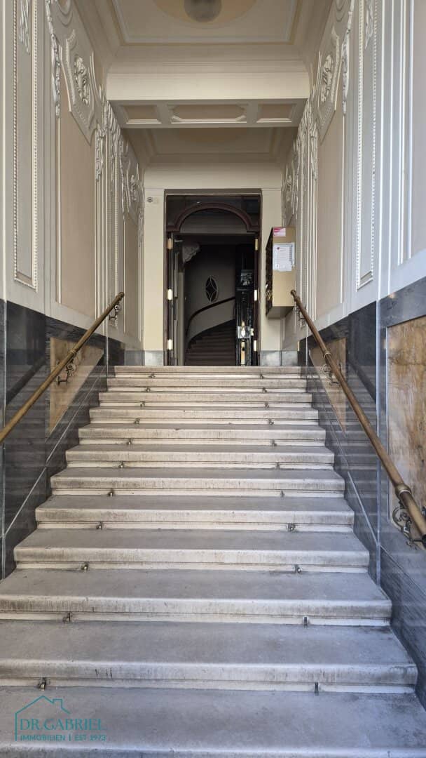 EXKLUSIVE ALTBAUMIETE - ERSTBEZUG NACH SANIERUNG