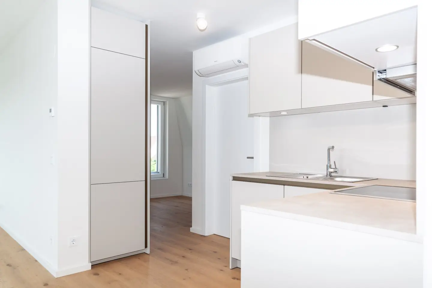 Apartment in the Attic with Unobstructed Lake View - Top 6