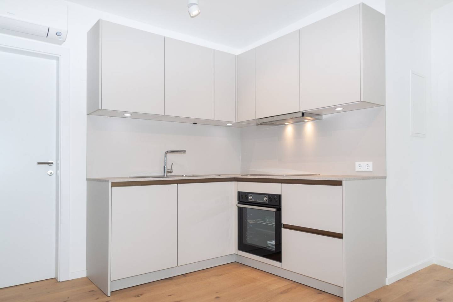 Wohnung im  Dachgeschoß mit unverbaubarem Seeblick - Top 6