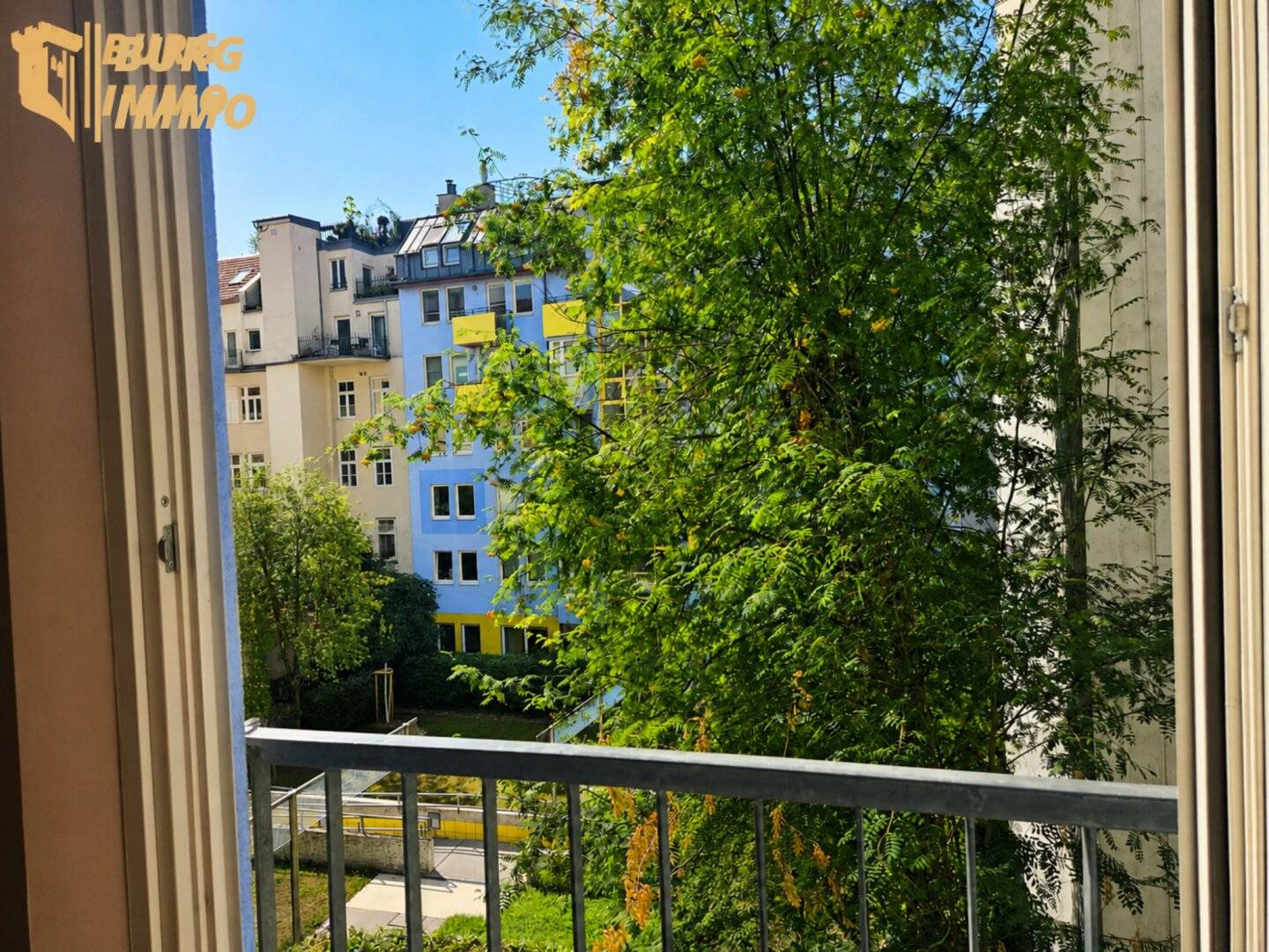 Light, space and Viennese lifestyle – generous 4-room apartment of approx. 94 m² in central location of Mariahilf