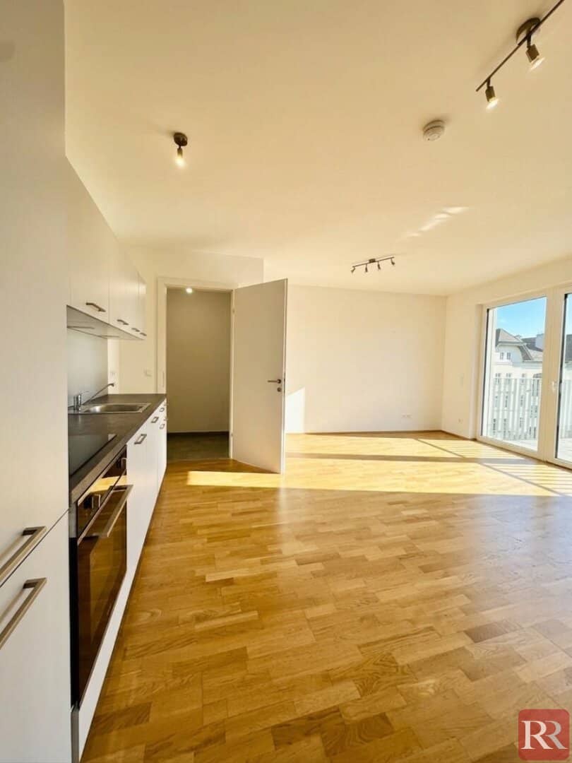 High-quality 2-room apartment with balcony in modern residential complex