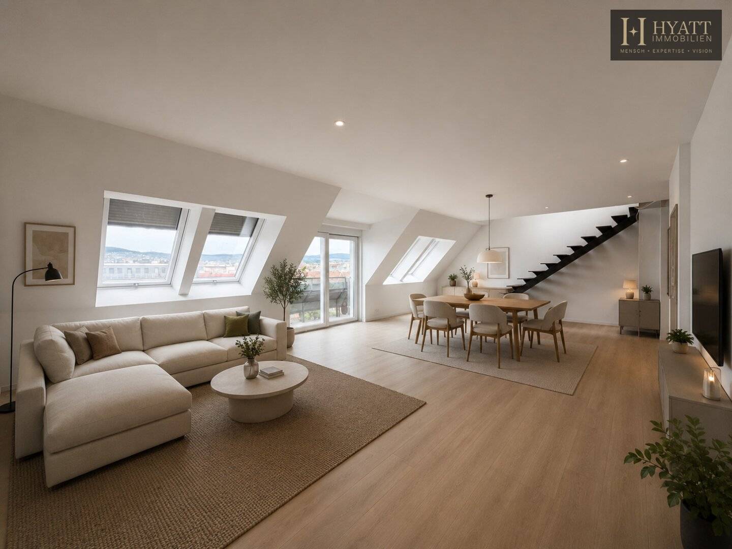 Urban living, surprisingly quiet life – stylishly renovated historic building with elevator, outdoor areas and modern energy technology