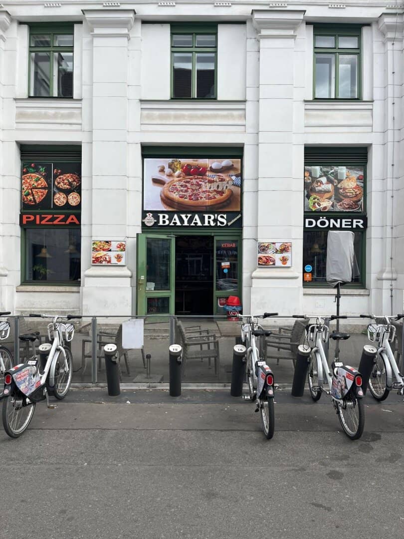 Gastronomy location in prime location at U6 Alser Straße – Fully equipped premises with transfer fee