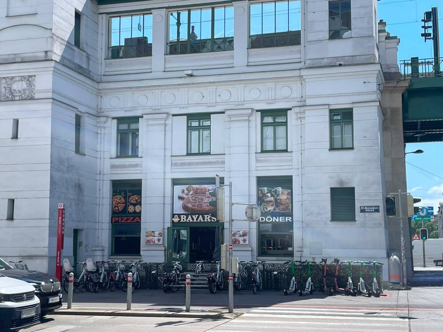 Gastronomy location in prime location at U6 Alser Straße – Fully equipped premises with transfer fee