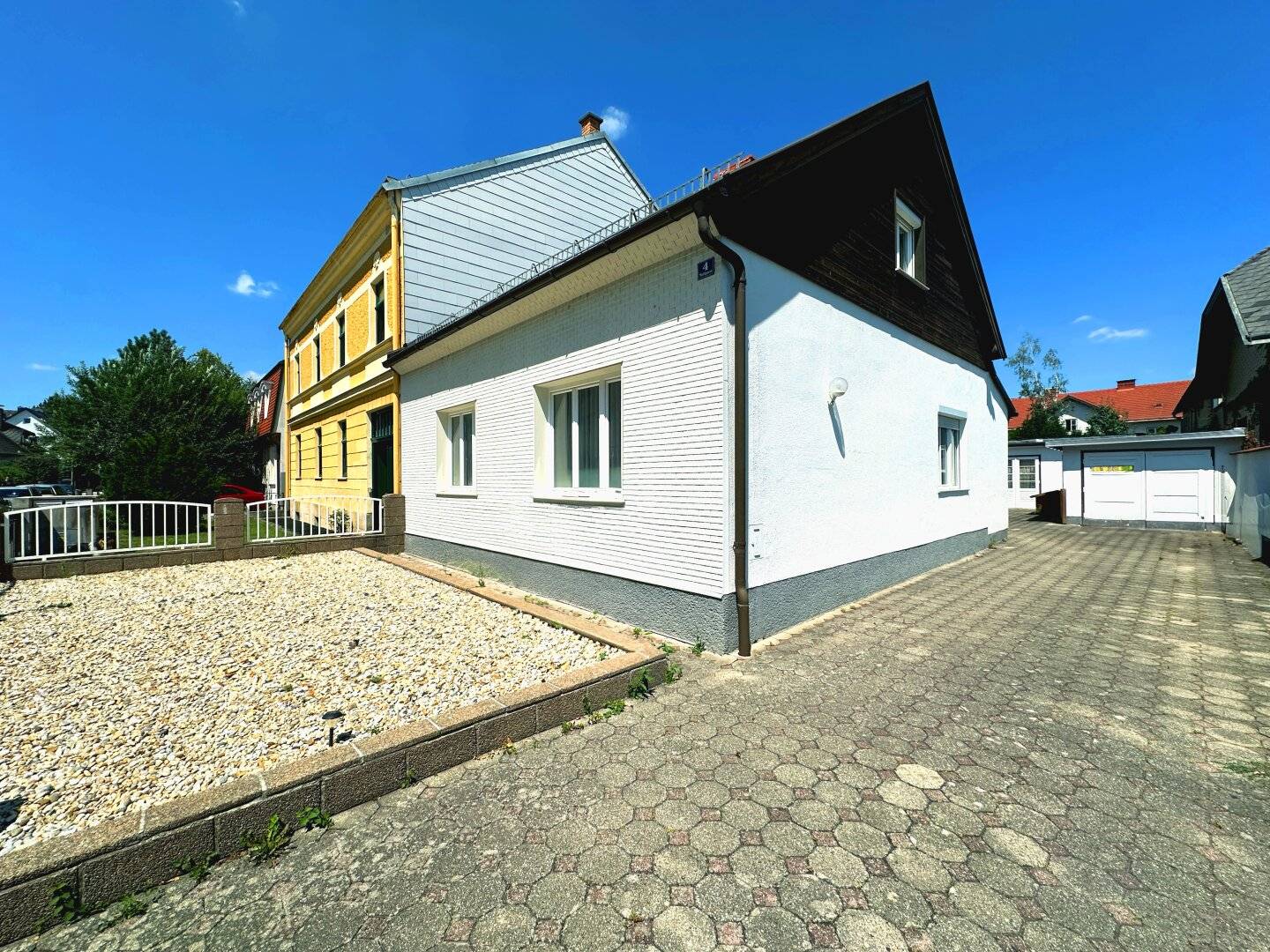 Multi-family house with large plot and versatile usage possibilities in Berndorf