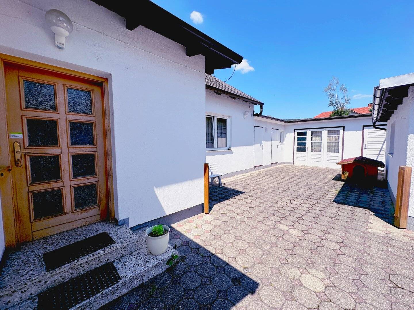 Multi-family house with large plot and versatile usage possibilities in Berndorf