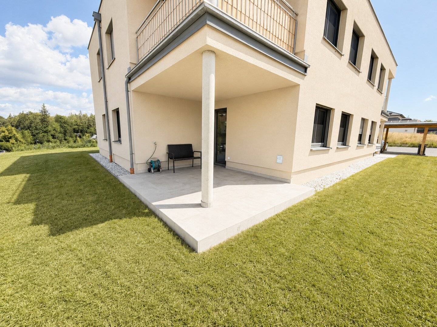 Moderne Wohnung mit großzügiger Terrasse 🏡