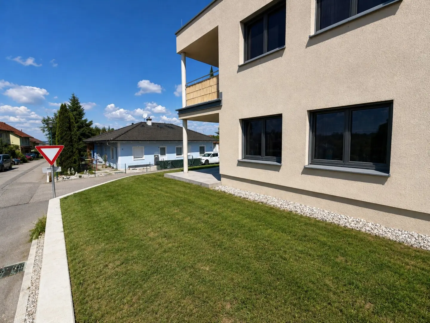 Moderne Wohnung mit großzügiger Terrasse 🏡