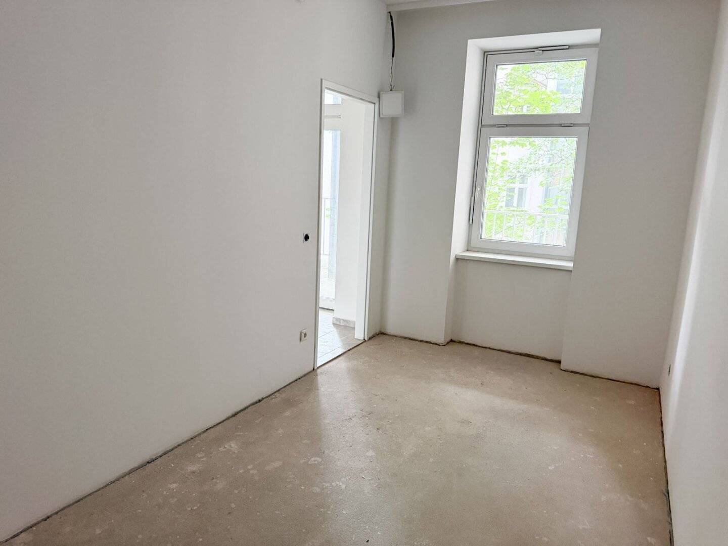 Gürtel neu interpretiert – Wohnprojekt der Extraklasse: hochwertig sanierter Altbau trifft moderne Ausstattung &amp; großzügigen Innenhof-Balkon